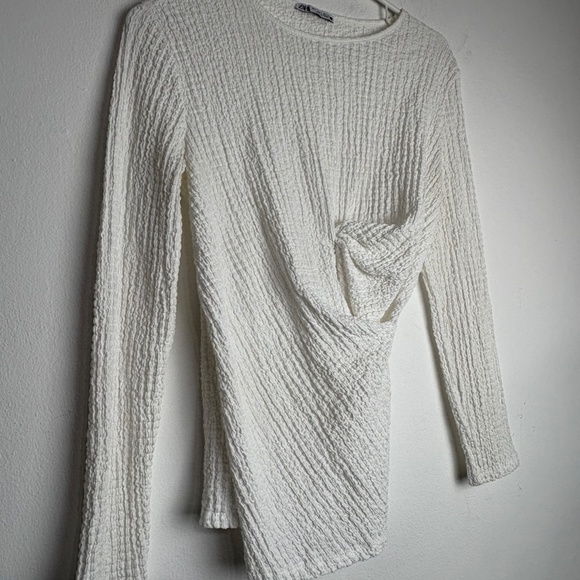 Zara Textured Jersey Top Gathered Accent Long Sleeve White Large - Picture 3 of 8